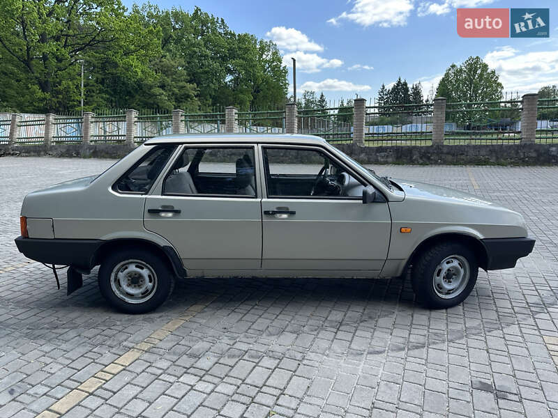 Седан ВАЗ / Lada 21099 2009 в Владимирце