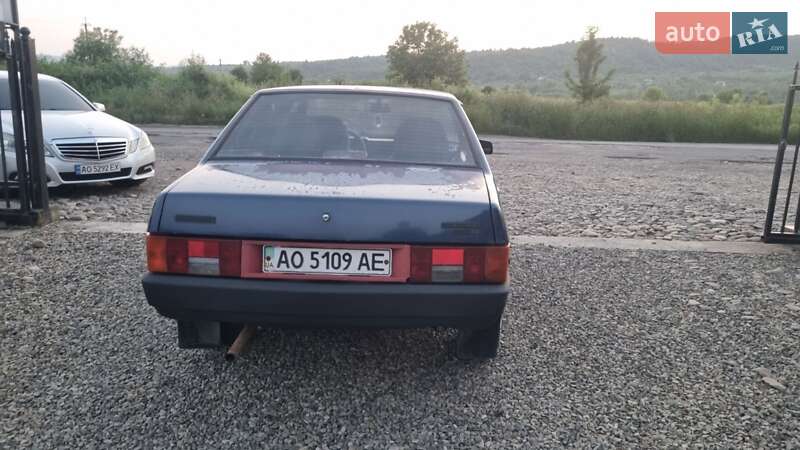 Седан ВАЗ / Lada 21099 2004 в Тячеве