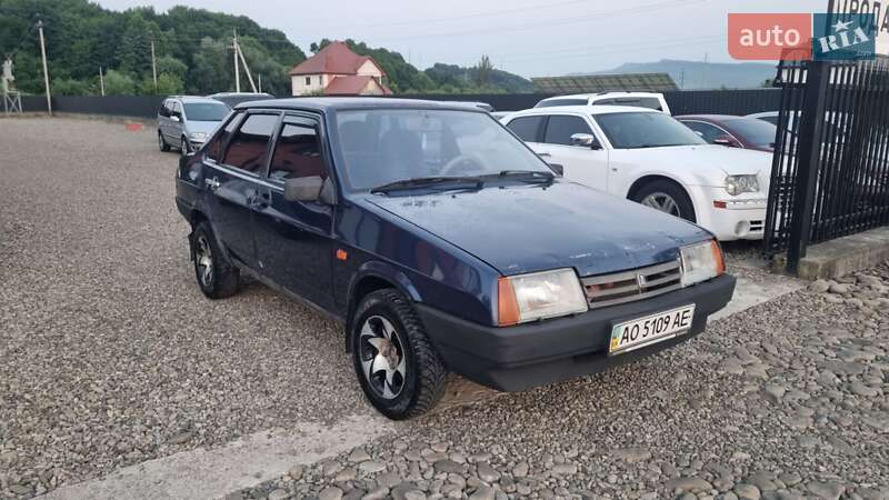 Седан ВАЗ / Lada 21099 2004 в Тячеве