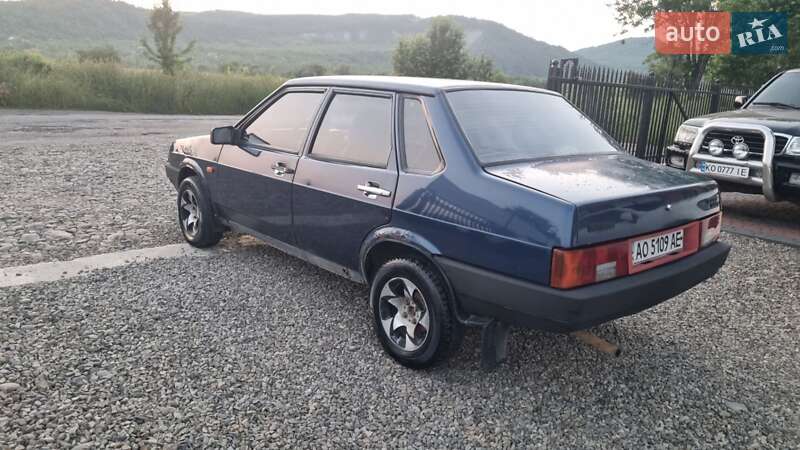 Седан ВАЗ / Lada 21099 2004 в Тячеве