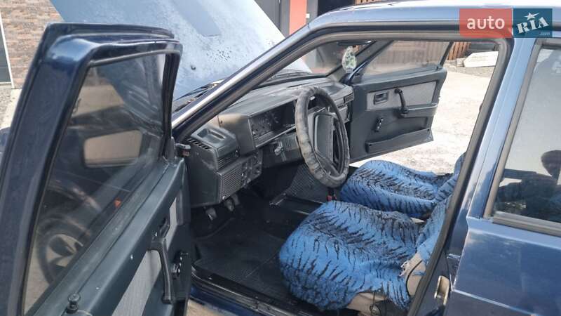 Седан ВАЗ / Lada 21099 2004 в Тячеве