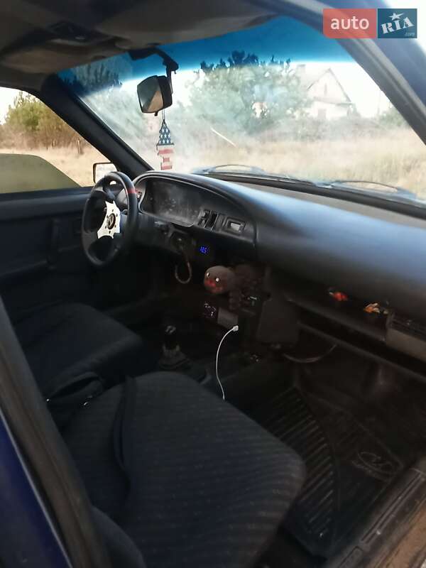 Седан ВАЗ / Lada 21099 2000 в Томаківці