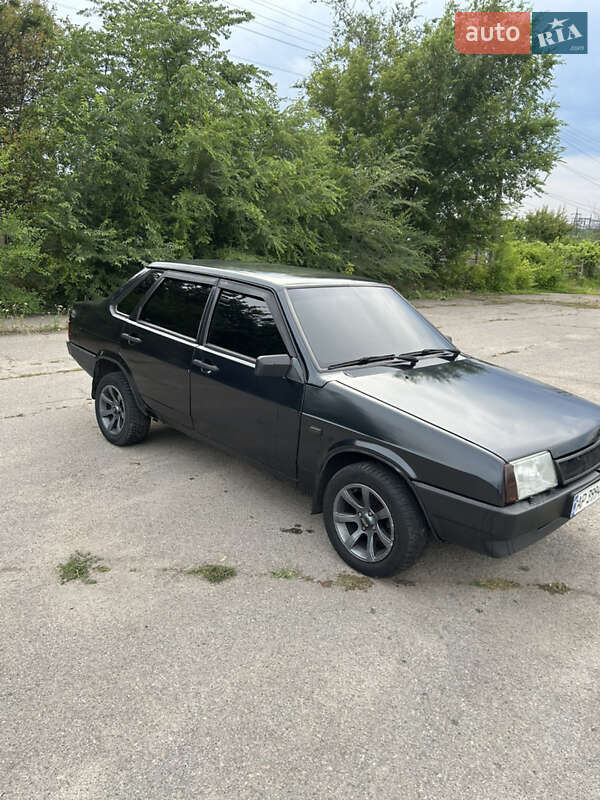 Седан ВАЗ / Lada 21099 2000 в Запорожье
