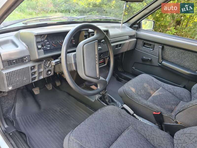 Седан ВАЗ / Lada 21099 2004 в Миргороде