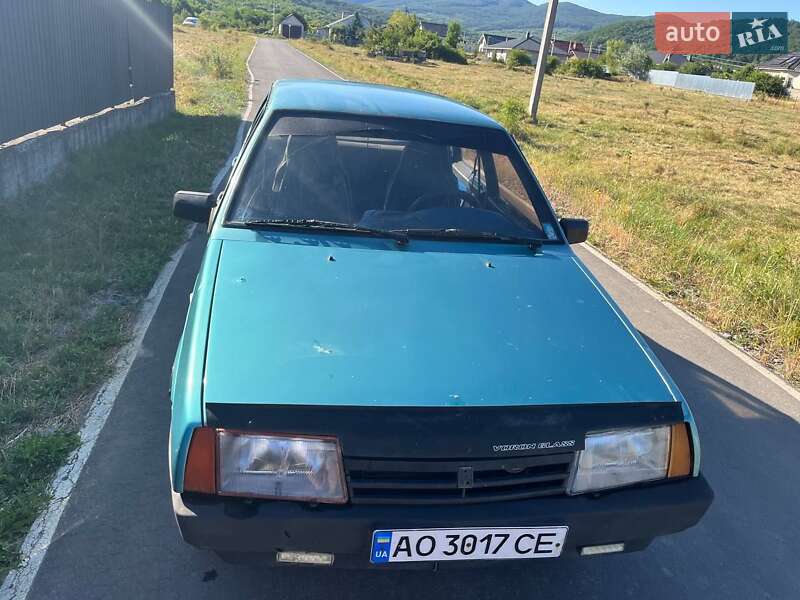 Седан ВАЗ / Lada 21099 2001 в Ужгороде