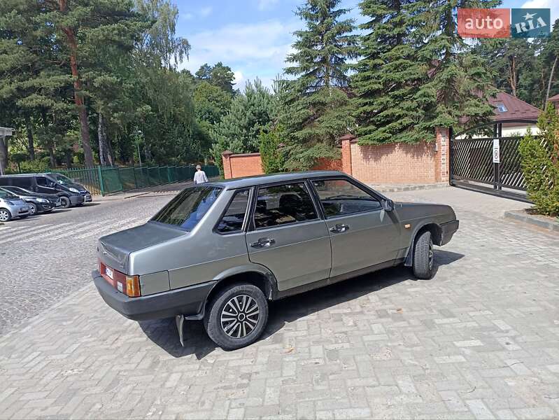 Седан ВАЗ / Lada 21099 1993 в Львове
