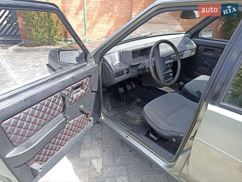 Седан ВАЗ / Lada 21099 1993 в Львове