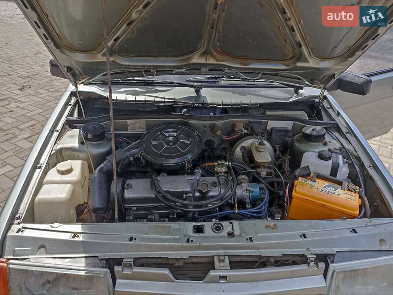 Седан ВАЗ / Lada 21099 1993 в Львове