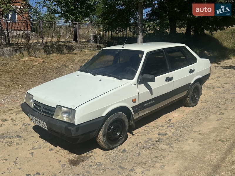 Седан ВАЗ / Lada 21099 1998 в Ужгороде