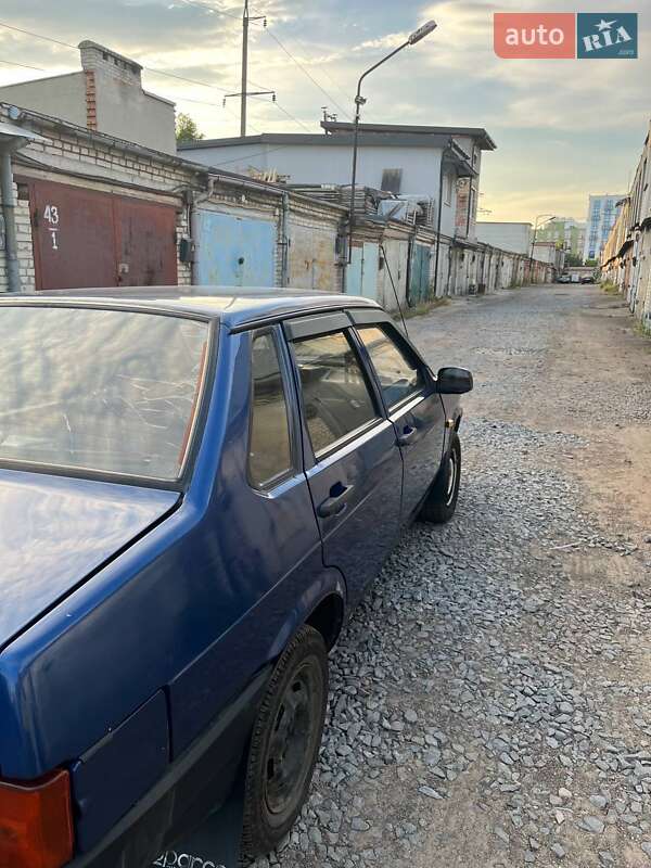 Седан ВАЗ / Lada 21099 2000 в Львове