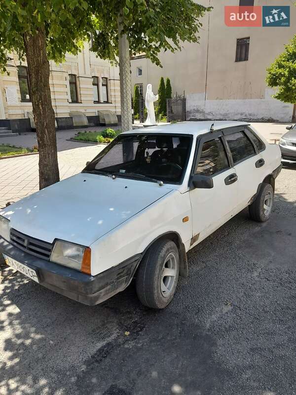Седан ВАЗ / Lada 21099 1992 в Харькове