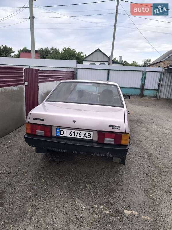 Седан ВАЗ / Lada 21099 2001 в Днепре