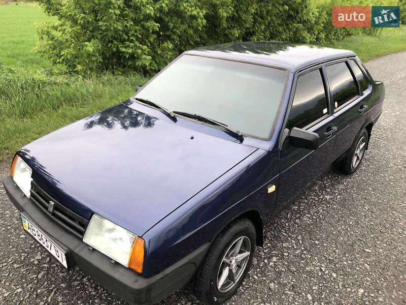 Седан ВАЗ / Lada 21099 2005 в Казатине