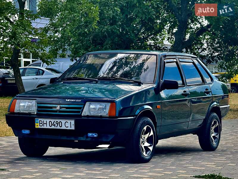 Седан ВАЗ / Lada 21099 1999 в Одессе
