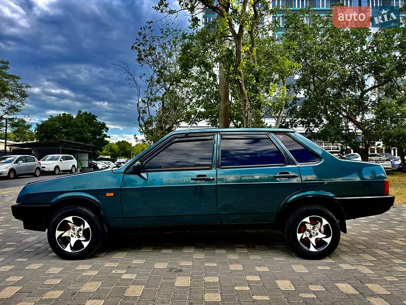 Седан ВАЗ / Lada 21099 1999 в Одессе