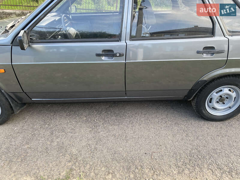 Седан ВАЗ / Lada 21099 2005 в Ужгороде