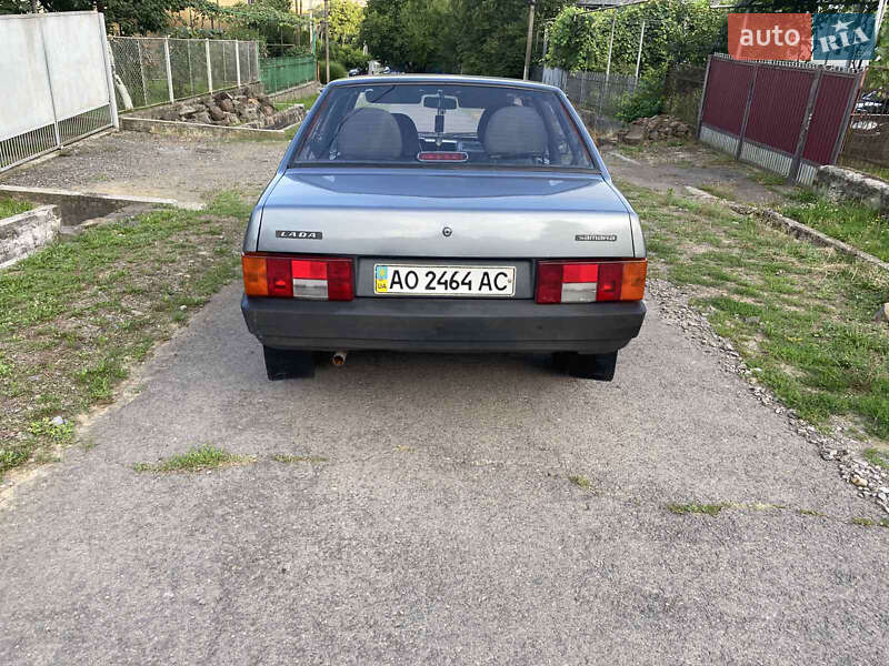 Седан ВАЗ / Lada 21099 2005 в Ужгороде