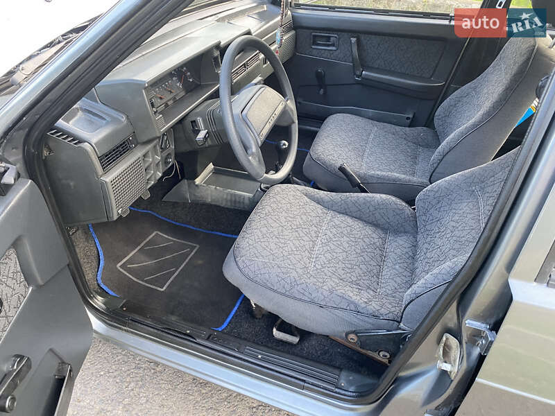 Седан ВАЗ / Lada 21099 2005 в Ужгороде