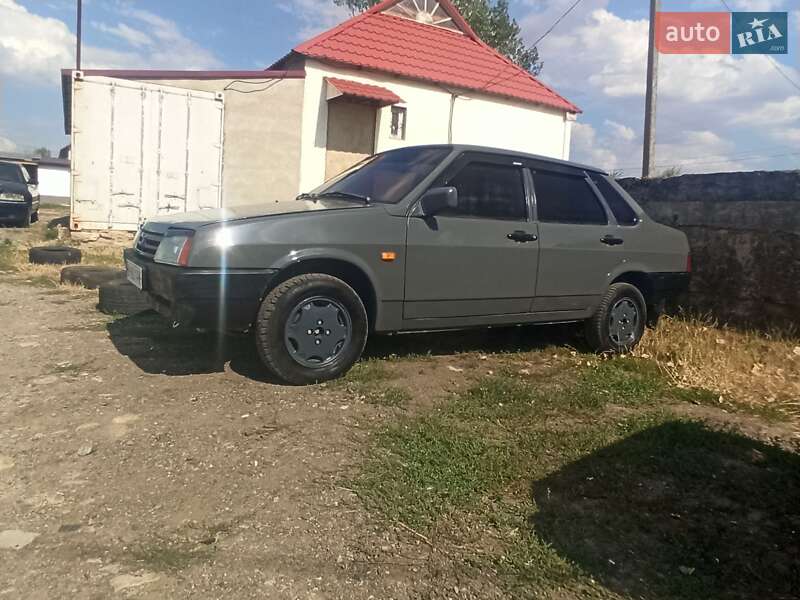 Седан ВАЗ / Lada 21099 1992 в Червонознаменке