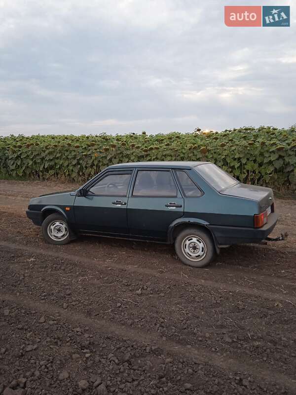 Седан ВАЗ / Lada 21099 2005 в Недригайлове