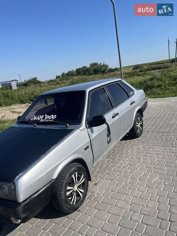 Седан ВАЗ / Lada 21099 1995 в Львове