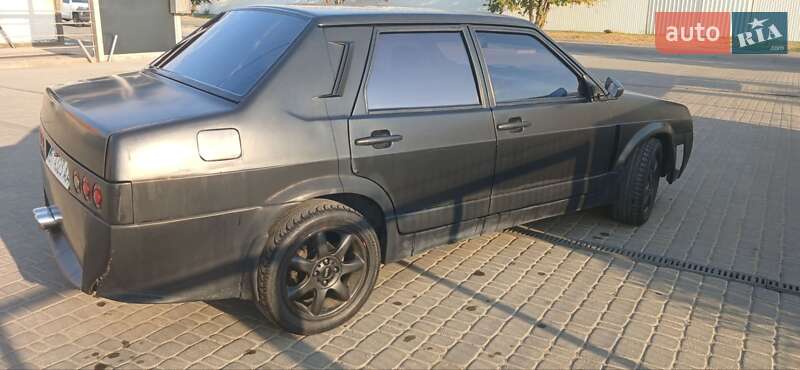 Седан ВАЗ / Lada 21099 2002 в Херсоне