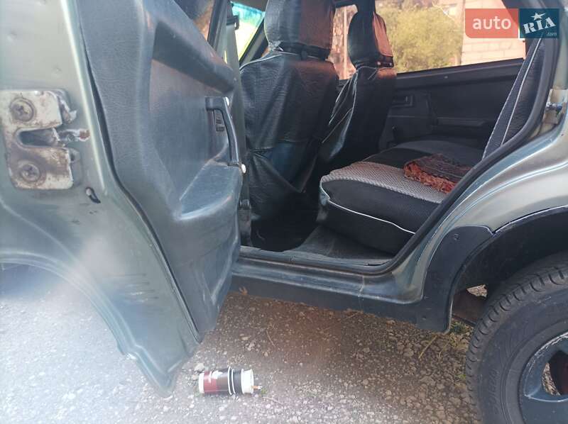 Седан ВАЗ / Lada 21099 1997 в Кривом Роге