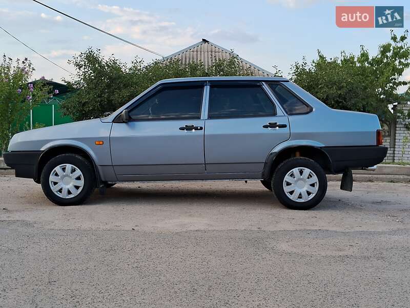 Седан ВАЗ / Lada 21099 2006 в Николаеве