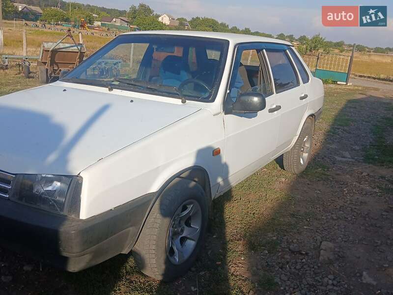 Седан ВАЗ / Lada 21099 1993 в Одессе