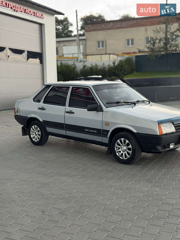 Седан ВАЗ / Lada 21099 2004 в Хмельницком