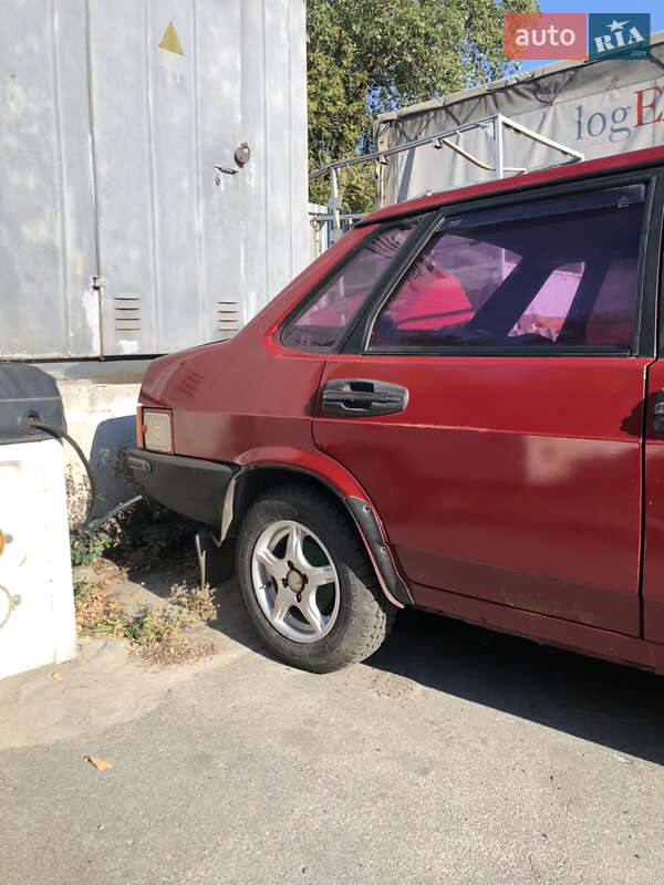 Седан ВАЗ / Lada 21099 1998 в Днепре