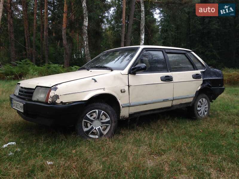 Седан ВАЗ / Lada 21099 1995 в Сарнах