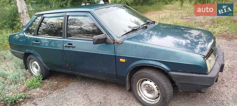 Седан ВАЗ / Lada 21099 1998 в Чугуеве