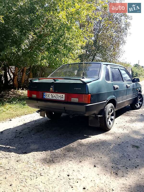 Седан ВАЗ / Lada 21099 2001 в Антонінах