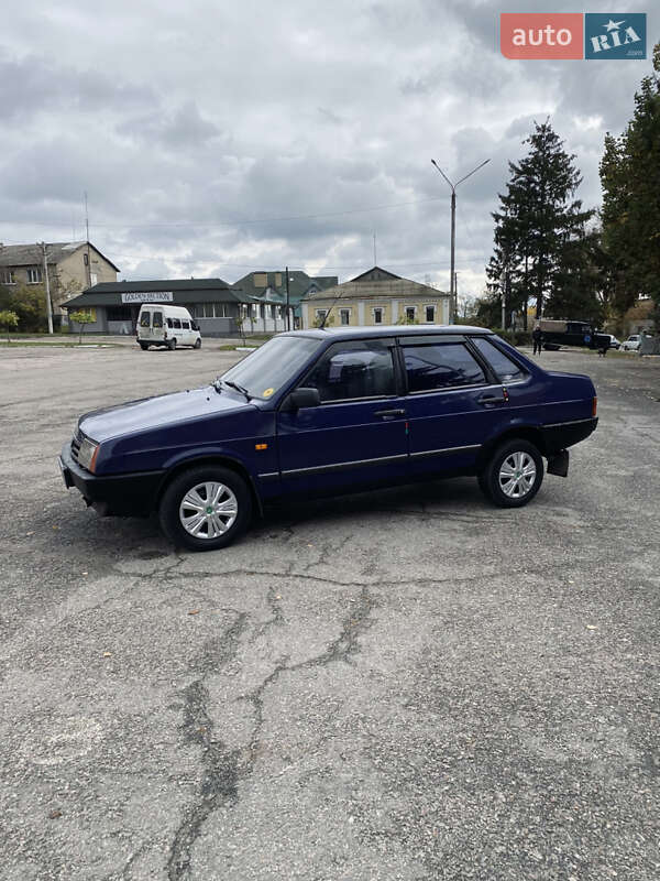 Седан ВАЗ / Lada 21099 1998 в Валках