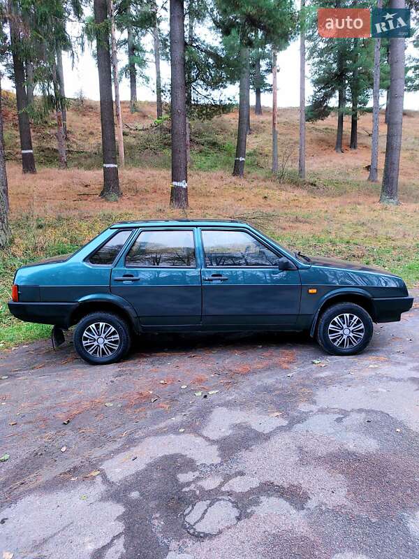 Седан ВАЗ / Lada 21099 2005 в Тростянці