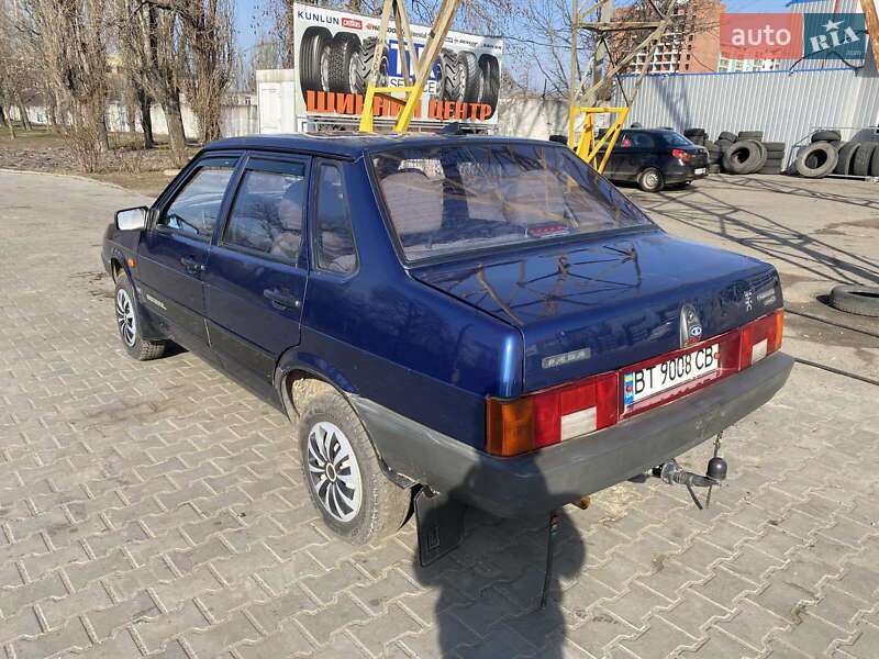 Седан ВАЗ / Lada 21099 2004 в Николаеве