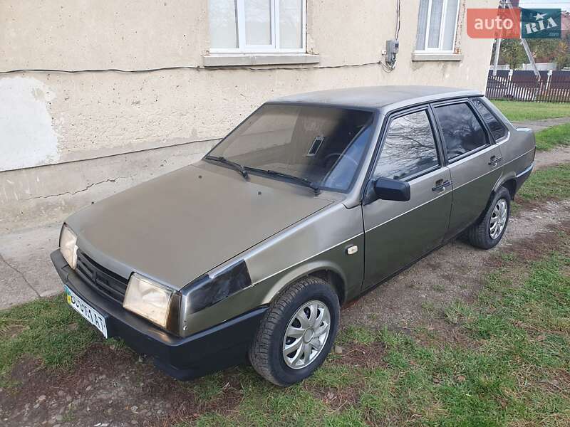 Седан ВАЗ / Lada 21099 2001 в Ивано-Франковске