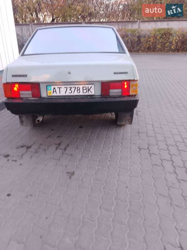 Седан ВАЗ / Lada 21099 2005 в Івано-Франківську