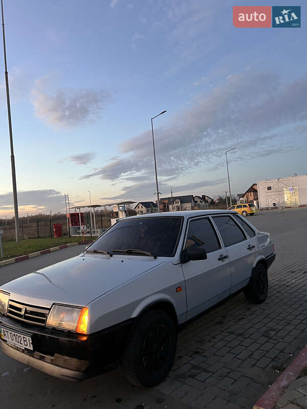 Седан ВАЗ / Lada 21099 2004 в Ивано-Франковске