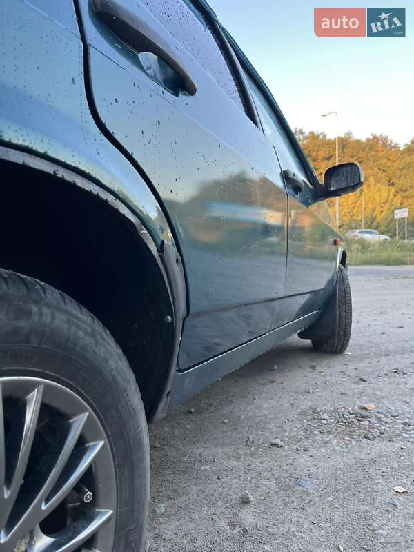 Седан ВАЗ / Lada 21099 2001 в Львові