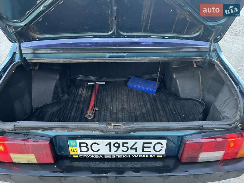 Седан ВАЗ / Lada 21099 2001 в Львові