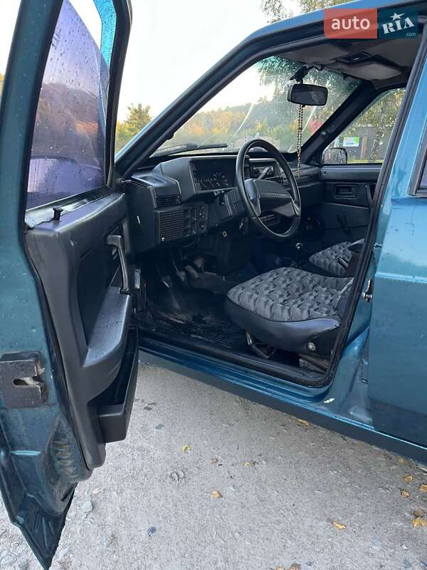 Седан ВАЗ / Lada 21099 2001 в Львові