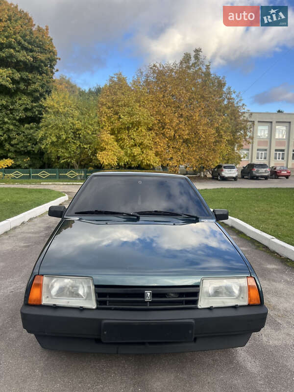 Седан ВАЗ / Lada 21099 2004 в Волочиске