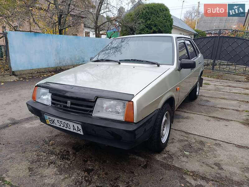 Седан ВАЗ / Lada 21099 2001 в Остроге фото 9 Седан ВАЗ / Lada 21099 2001 в Остроге