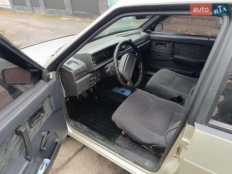 Седан ВАЗ / Lada 21099 2001 в Остроге фото 29 Седан ВАЗ / Lada 21099 2001 в Остроге