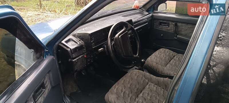 Седан ВАЗ / Lada 21099 2001 в Остроге фото 14 Седан ВАЗ / Lada 21099 2001 в Остроге