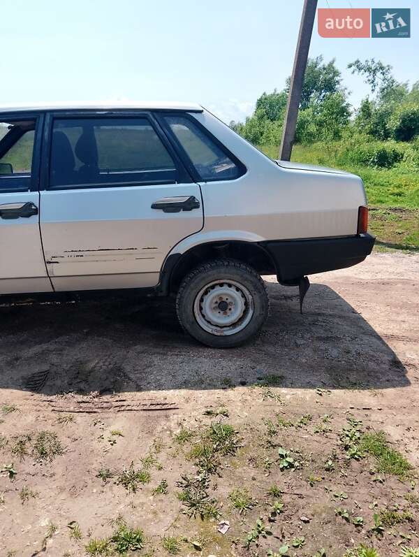 Седан ВАЗ / Lada 21099 2002 в Львове