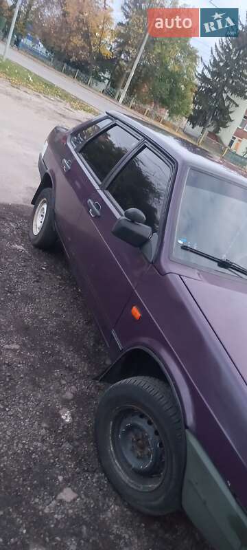 Седан ВАЗ / Lada 21099 2000 в Глухове