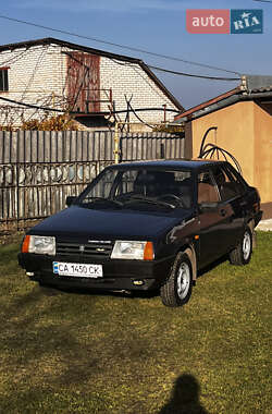 Седан ВАЗ 21099 2004 в Умани